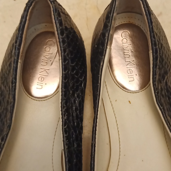 Calvin Klein Real Snake Skin Flat Shoes. 6 M - Picture 4 of 9